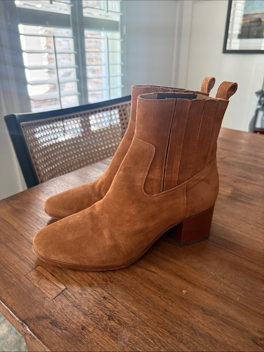 Frame Women’s Suede Chelsea Booties in Chestnut Brown Sz 38.5 (fits Sz 8 US)